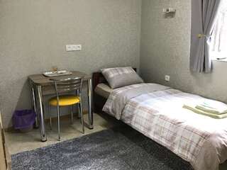 Отель Come Inn Днепр Одноместный номер с собственной внешней ванной комнатой-1