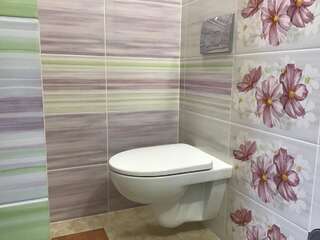 Отель Come Inn Днепр Трехместный номер с собственной ванной комнатой-7