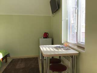 Отель Come Inn Днепр Двухместный номер с 2 отдельными кроватями и собственной ванной комнатой-3